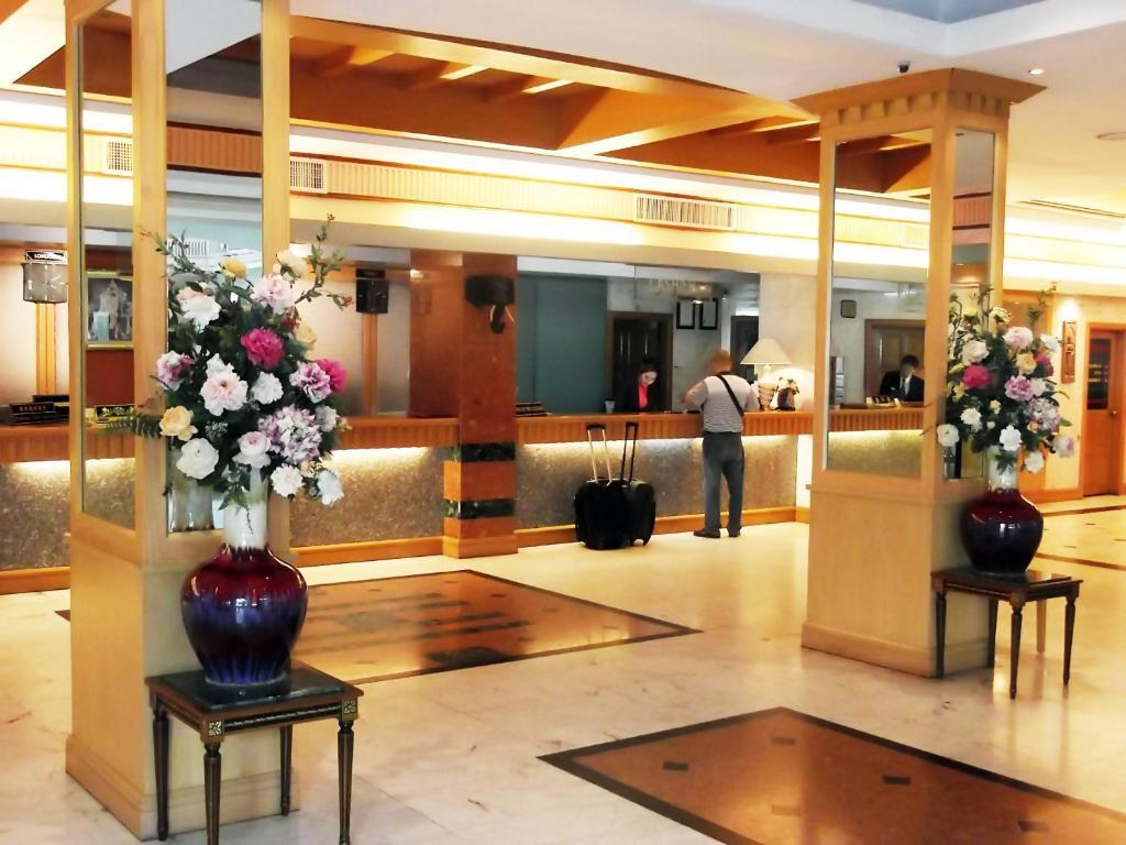 Ratchada City Hotel Bangkok Exterior foto