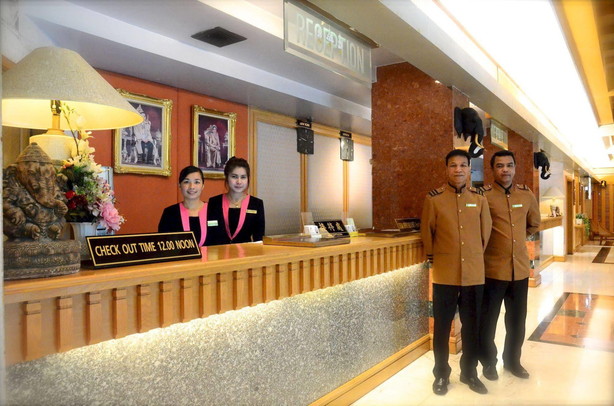 Ratchada City Hotel Bangkok Exterior foto