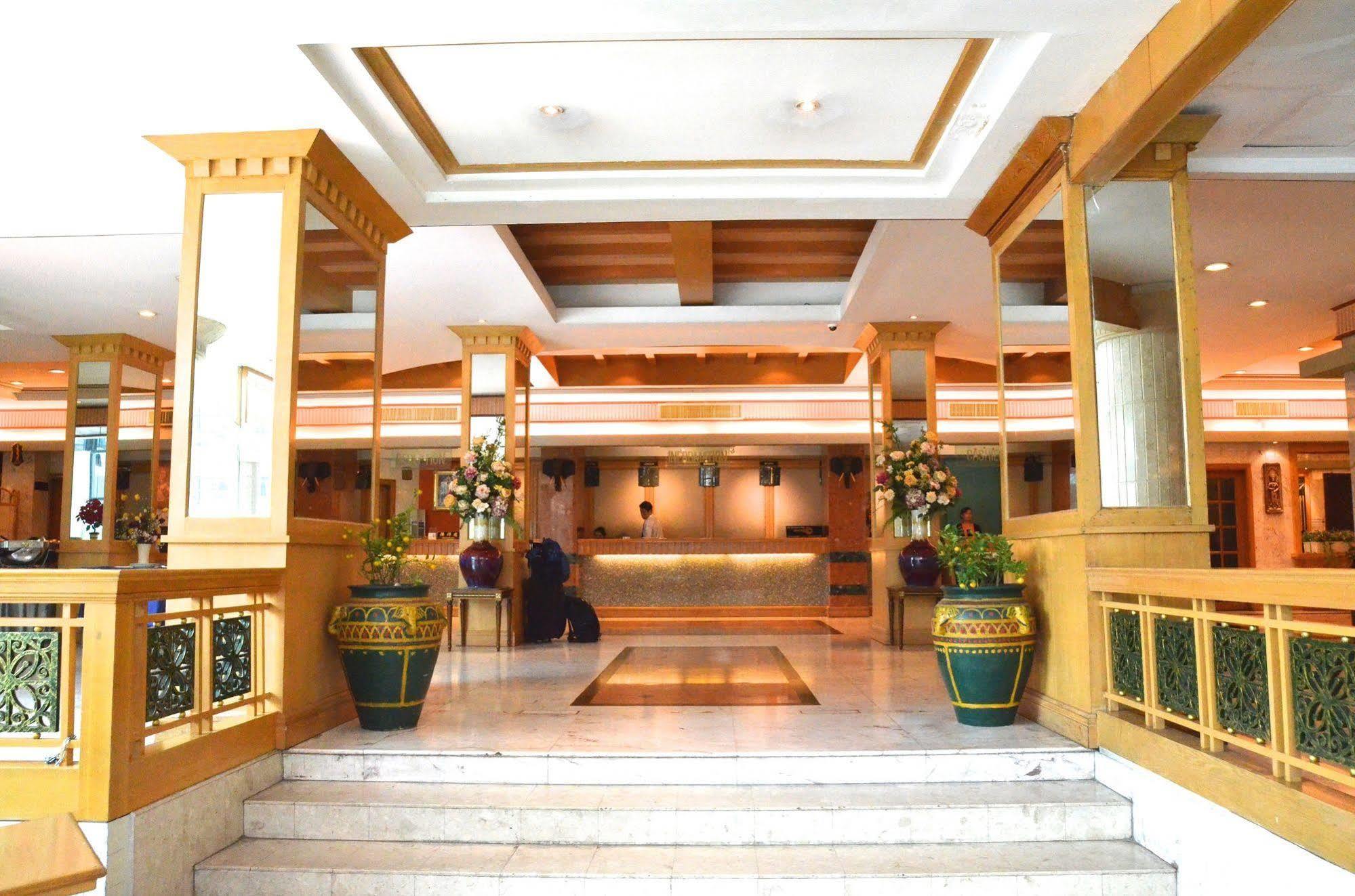 Ratchada City Hotel Bangkok Exterior foto