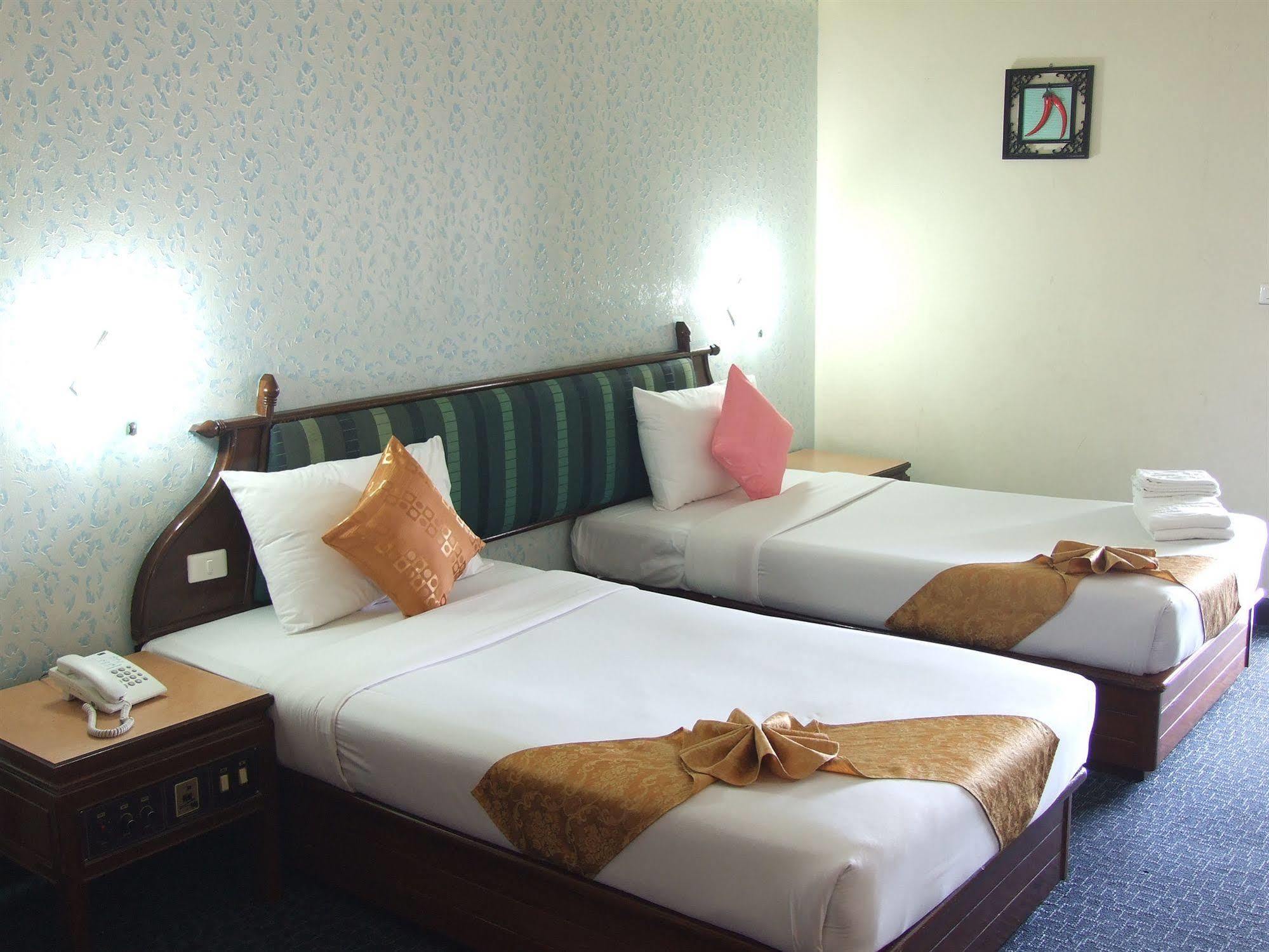 Ratchada City Hotel Bangkok Exterior foto