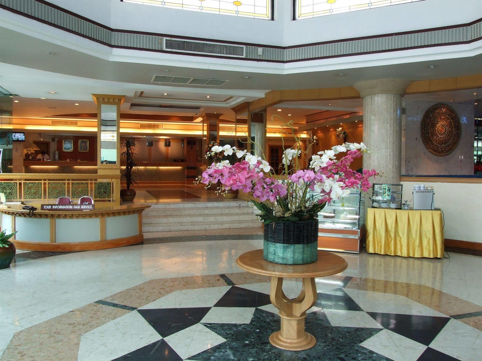 Ratchada City Hotel Bangkok Exterior foto