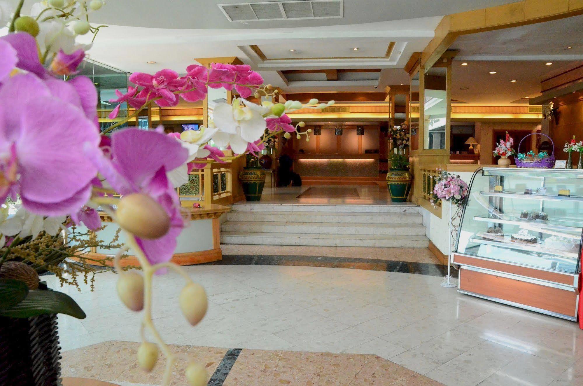 Ratchada City Hotel Bangkok Exterior foto